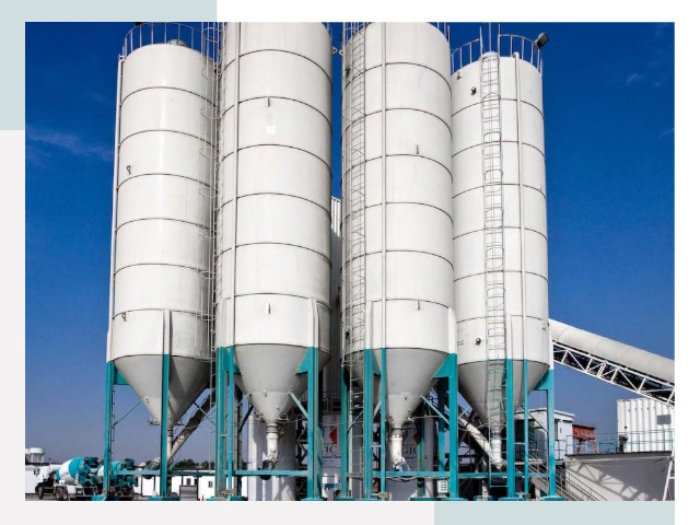 Строительство цементных силосов в Магадане